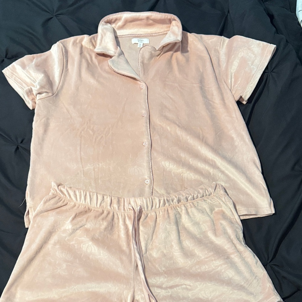 Jaclyn Smith Blush Velvet Pajama Set